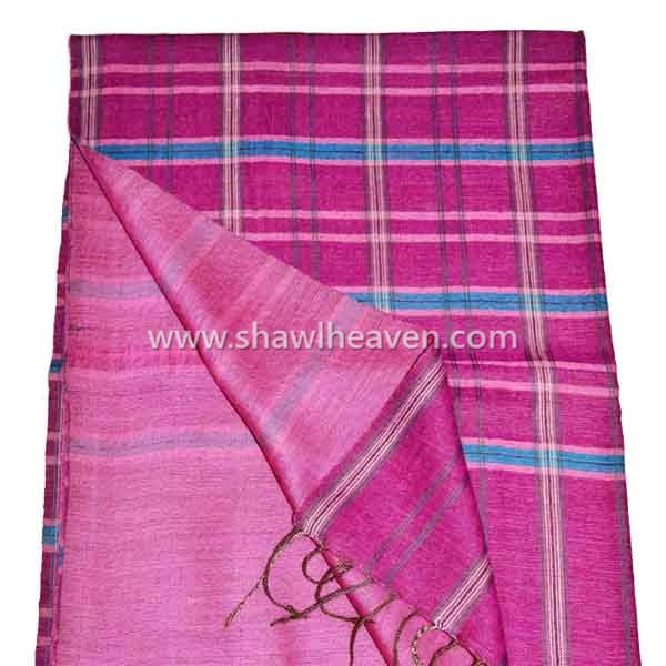 Revesible two sided pink wool scarf in plain/plaid pattern